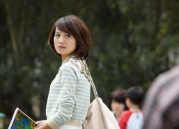 爱上女主播电视剧朱丹,爱恨交织的青春岁月