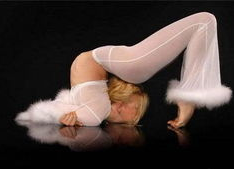 zlata个人资料,才华横溢的年轻艺术家，用色彩描绘梦想人生