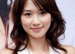 最年轻的女明星是谁,揭秘最年轻女明星的璀璨星途