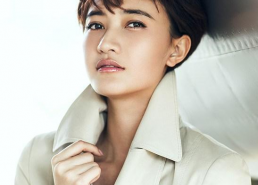 女演员阎娜,从影视新星到时尚偶像的华丽蜕变